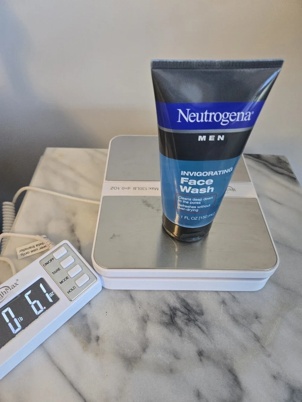 Neutrogena Men Invigorating Face Wash Deep 5.1oz